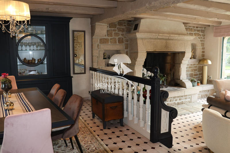 Maison - 211 m² - 8 pièces