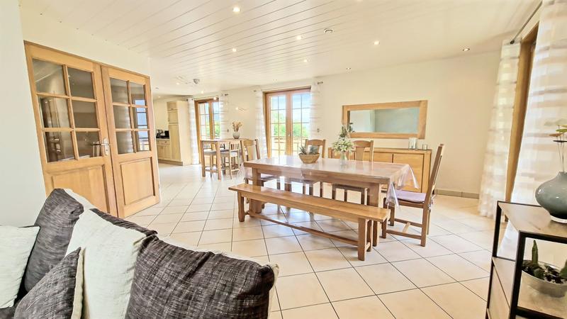 Maison - 262 m² - 6 pièces