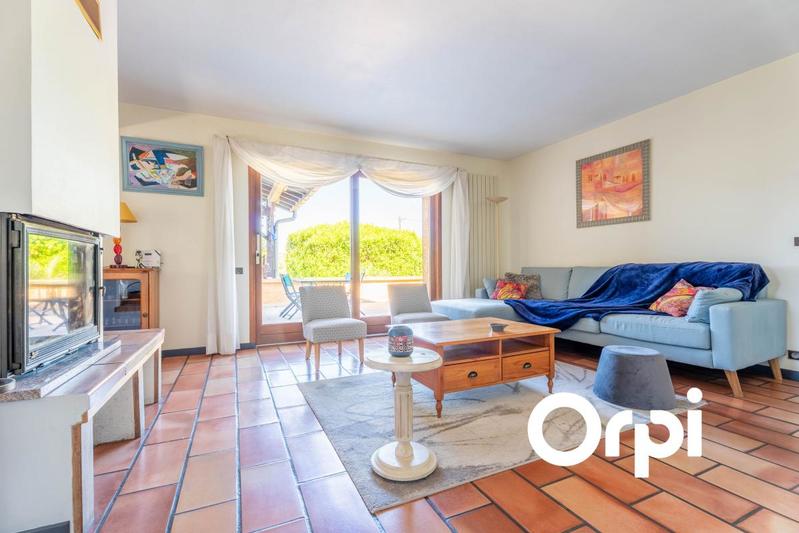 Maison - 240 m² - 6 pièces