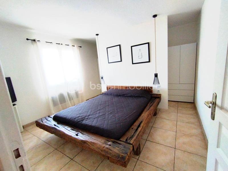 Villa - 219 m² - 8 pièces