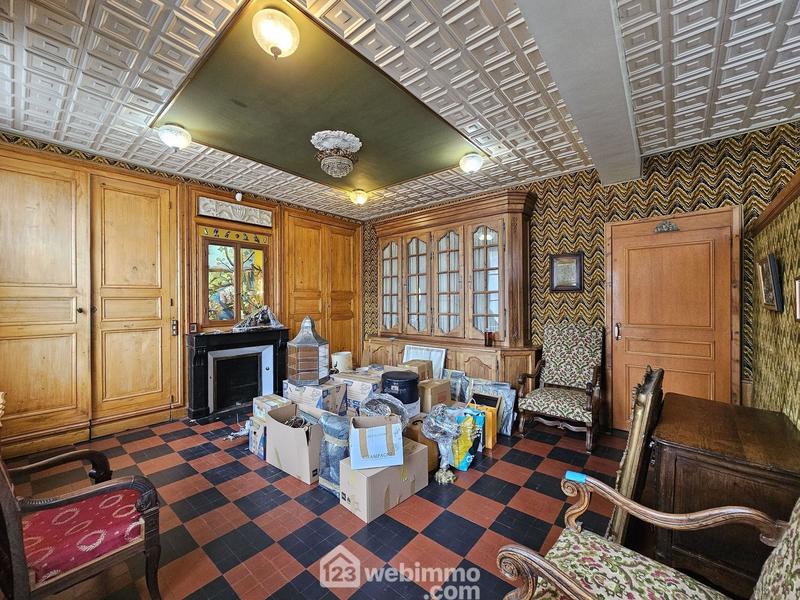 Maison - 353 m² - 9 pièces