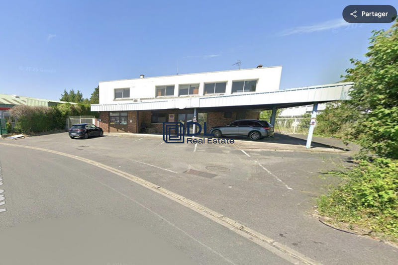 Entrepôt - 1 220 m²