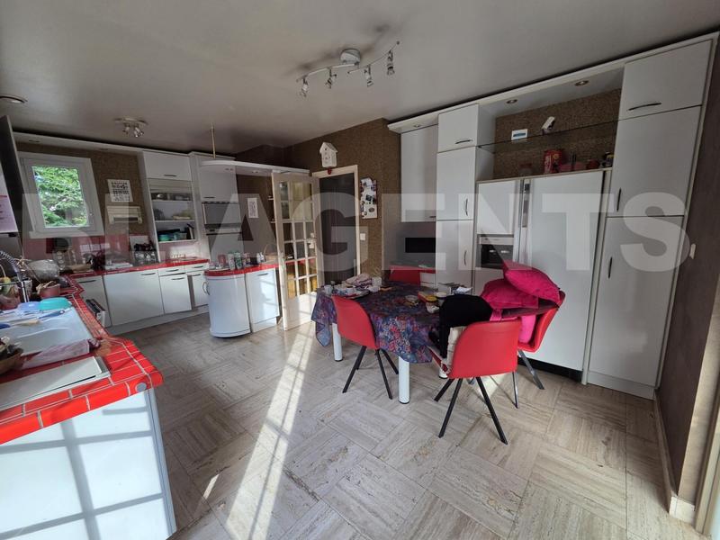 Maison - 213 m² - 7 pièces
