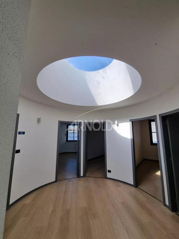 Bureau - 1 240 m² - 90 pièces