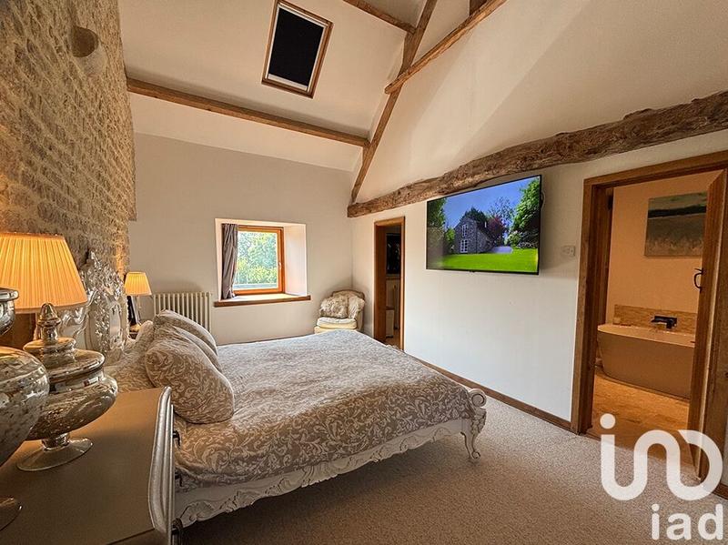 Maison - 287 m² - 12 pièces