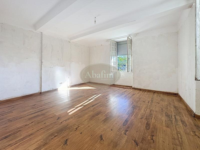 Maison - 300 m² - 10 pièces