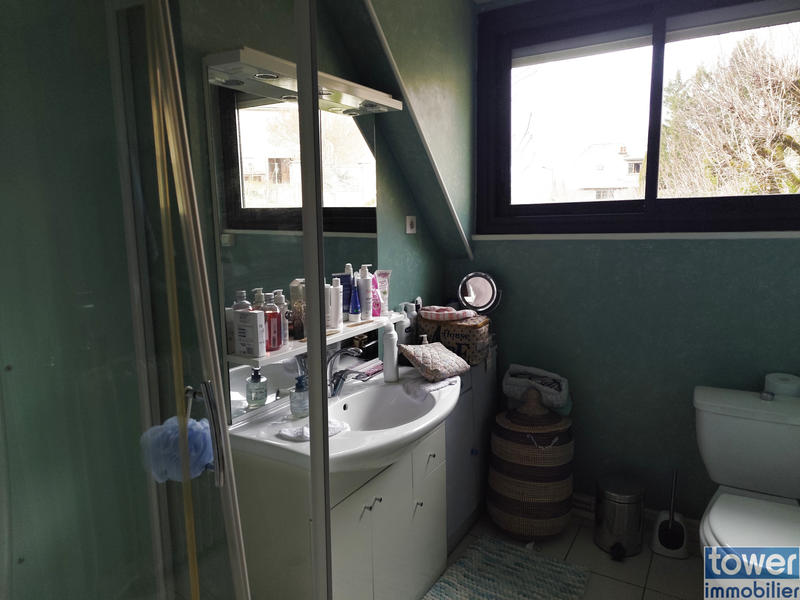 Maison - 224 m² - 8 pièces