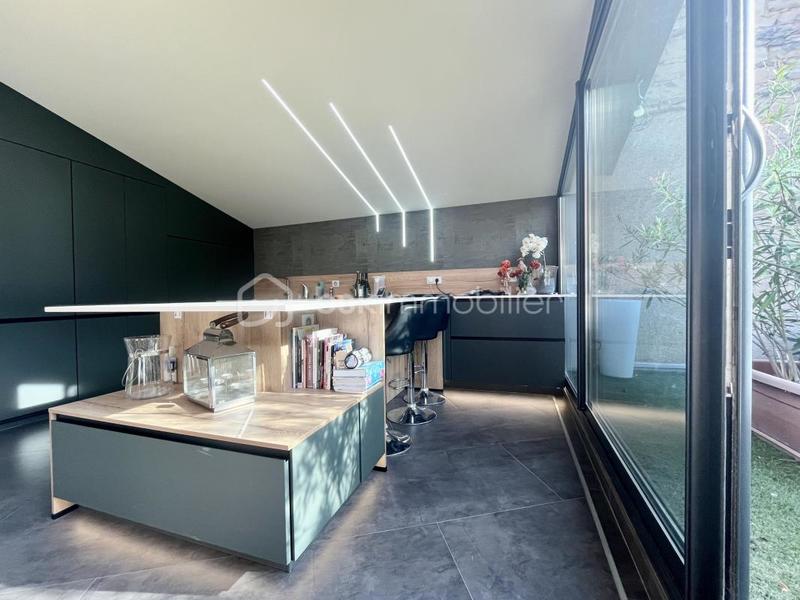 Appartement - 140 m² - 4 pièces