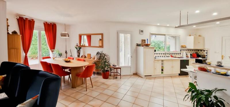 Maison - 110 m² - 5 pièces