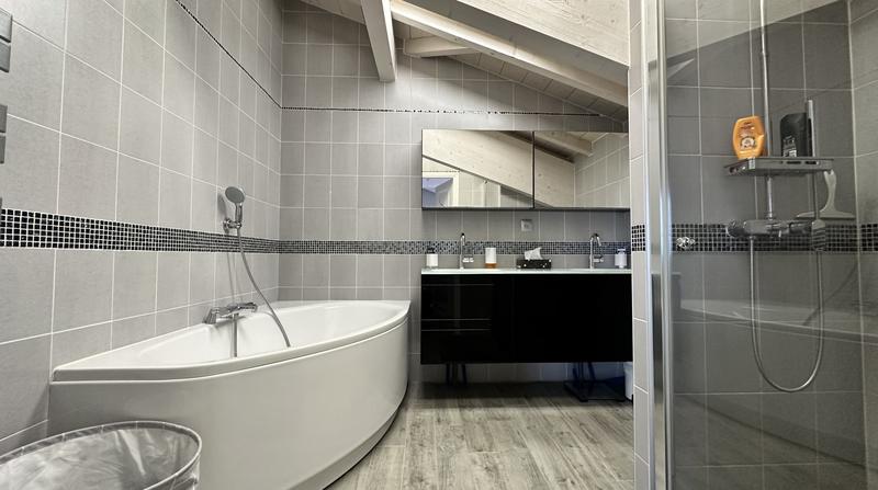 Maison - 220 m² - 7 pièces