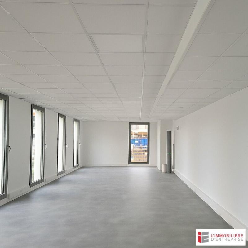 Local d'activité / Entrepôt - 100 m²