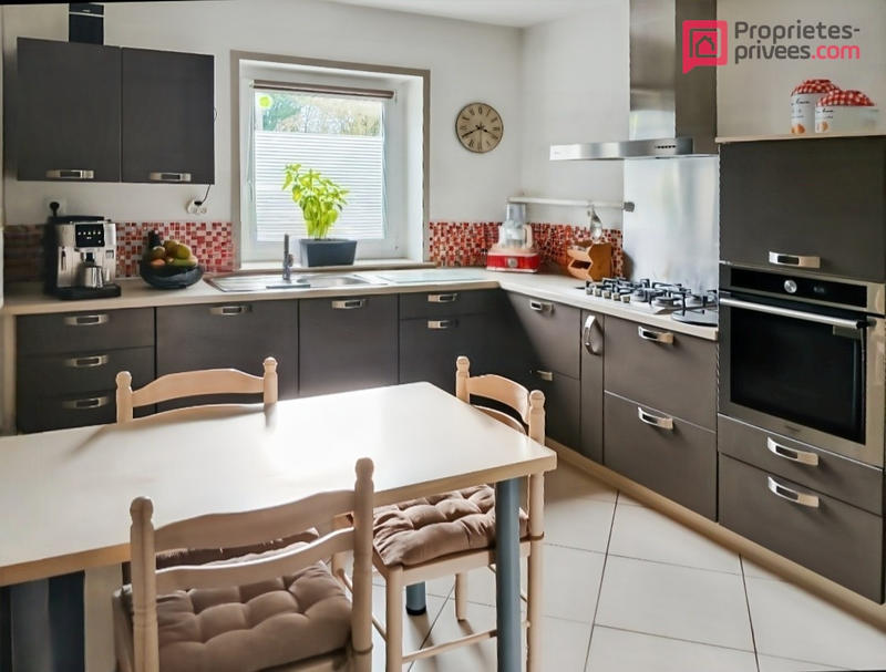 Maison - 151 m² - 9 pièces