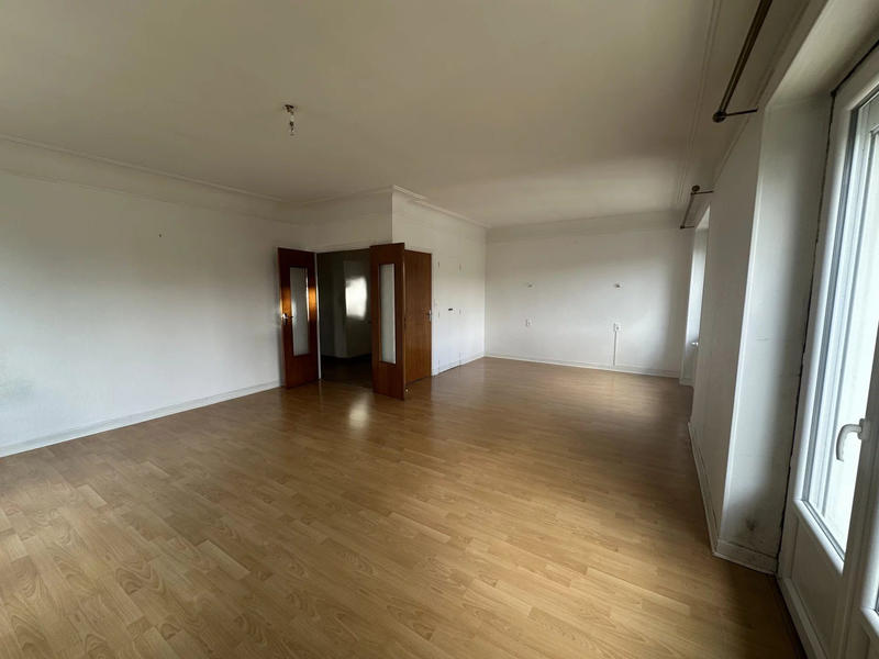 Maison - 181 m² - 9 pièces