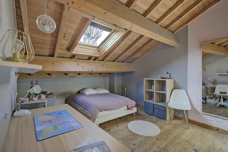 Maison - 239 m² - 7 pièces