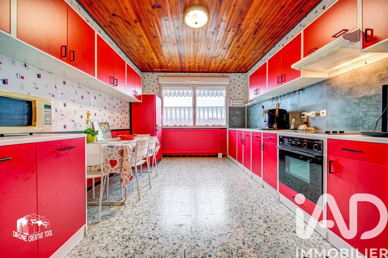 Maison - 180 m² - 8 pièces