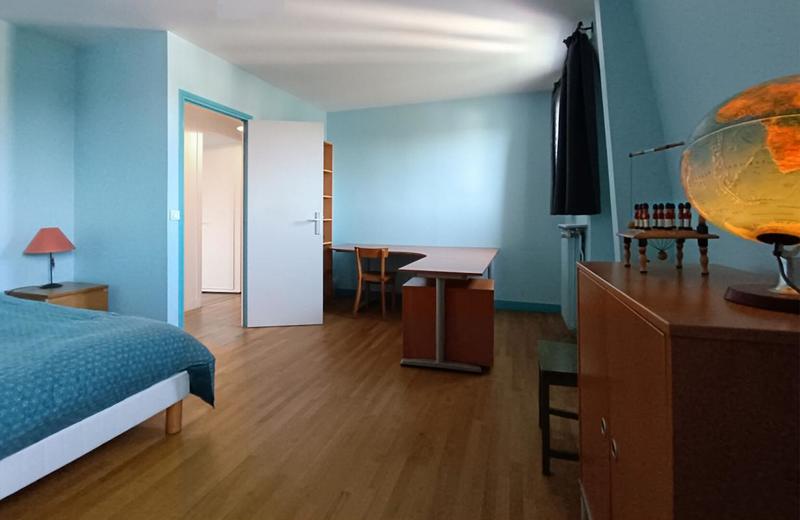 Maison - 240 m² - 10 pièces