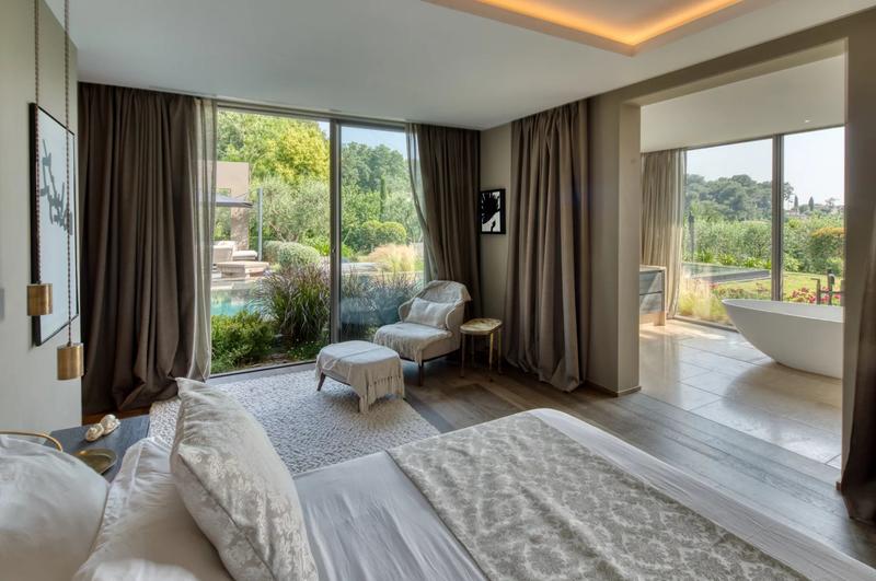 Villa - 335 m² - 7 pièces