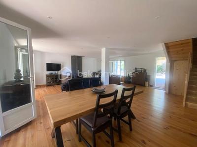 Maison - 160 m² - 6 pièces