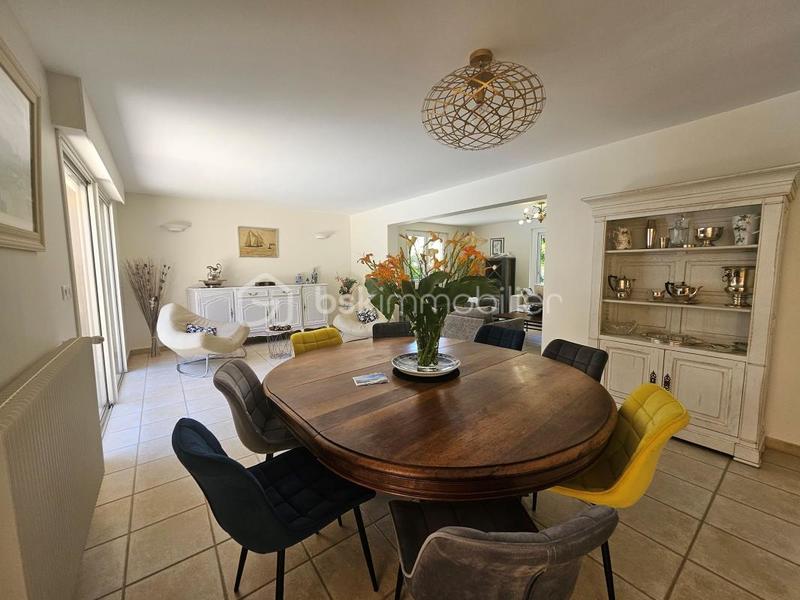 Maison traditionnelle - 244 m² - 5 pièces