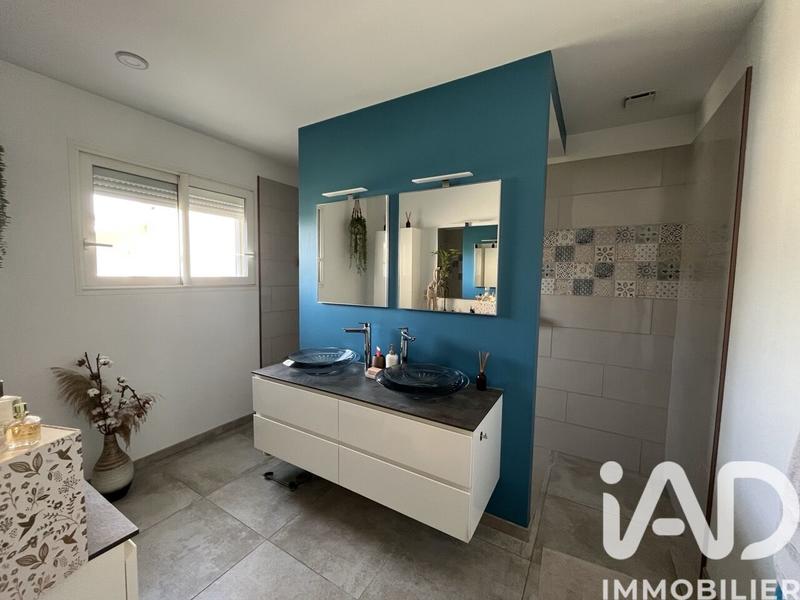 Maison - 240 m² - 11 pièces