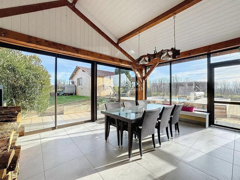 Maison - 199 m² - 6 pièces