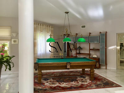 Maison - 210 m² - 5 pièces