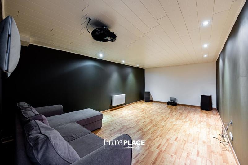 Maison - 205 m² - 8 pièces