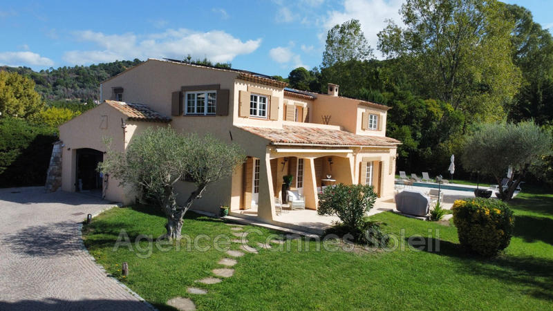 Villa - 210 m² - 7 pièces