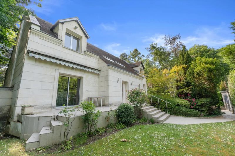 Villa - 286 m² - 8 pièces