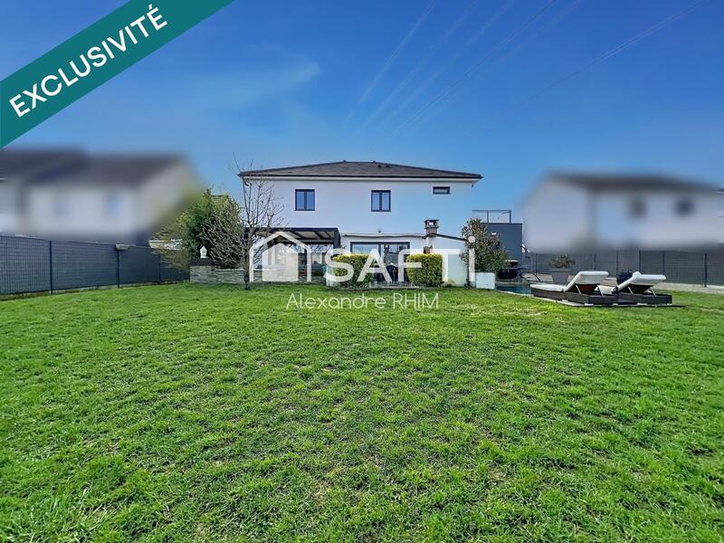 Maison - 213 m² - 7 pièces