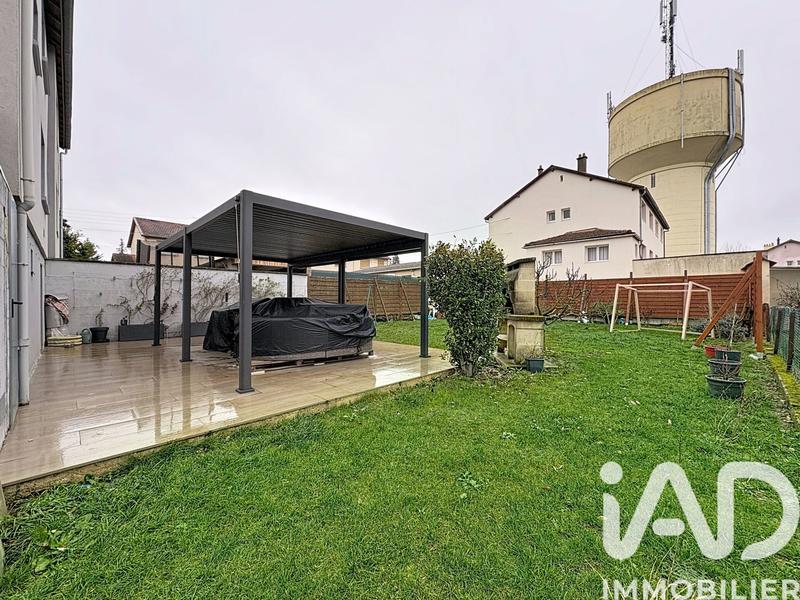 Maison - 90 m² - 5 pièces