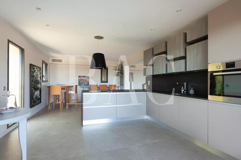 Villa - 180 m² - 5 pièces