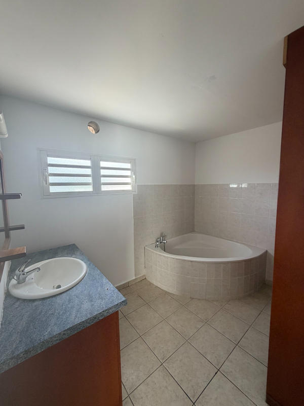 Appartement - 75 m² - 3 pièces