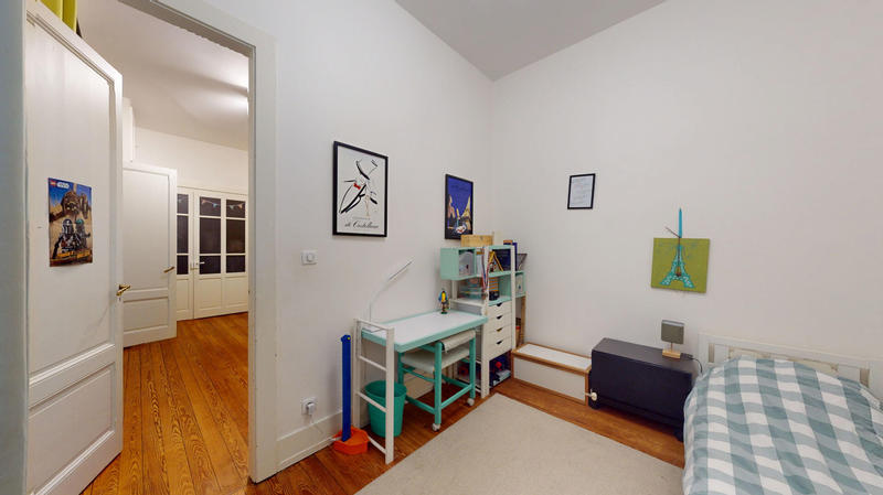 Appartement - 218 m² - 9 pièces