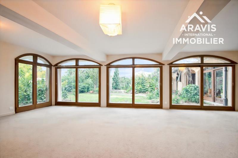 Maison - 266 m² - 8 pièces