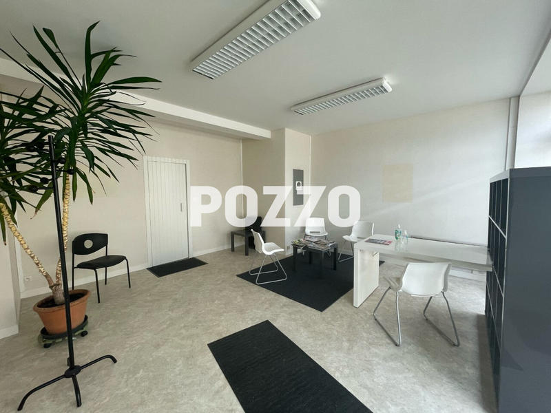 Local d'activité / Entrepôt - 40 m² - 2 pièces