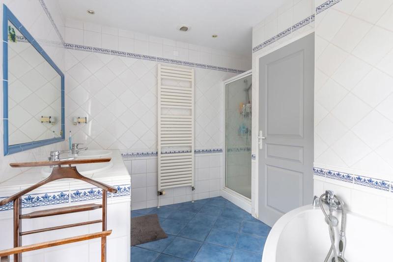 Demeure - 280 m² - 8 pièces