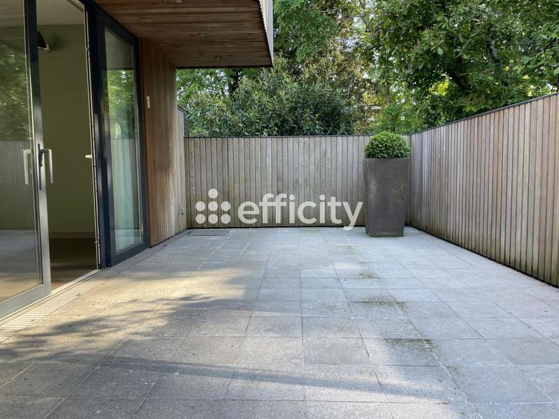 Maison - 392 m² - 10 pièces