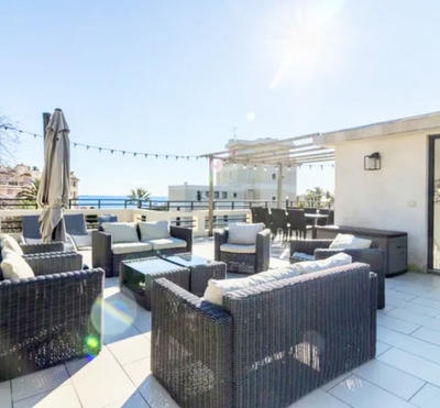 Maison - 200 m² - 6 pièces