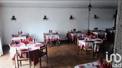 Maison - 311 m² - 10 pièces