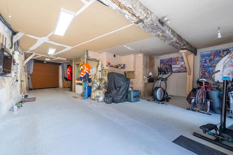 Maison - 215 m² - 10 pièces