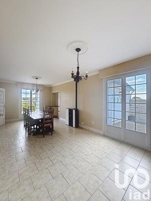 Maison - 139 m² - 8 pièces