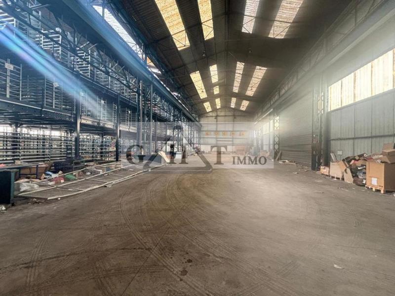 Entrepôt - 4 970 m²