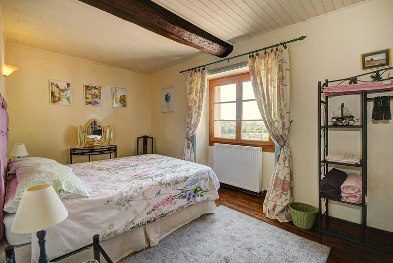 Maison - 275 m² - 9 pièces