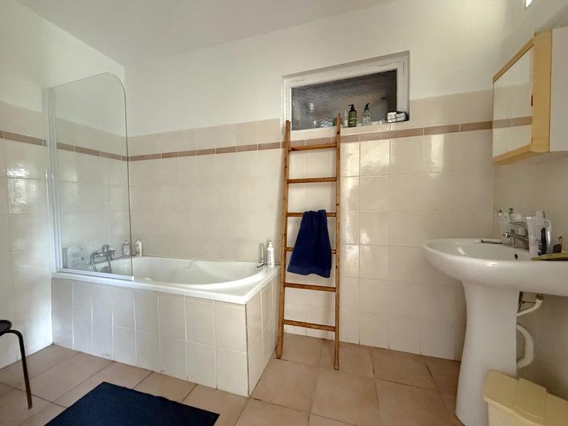 Maison - 224 m² - 10 pièces