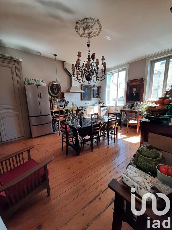 Appartement - 200 m² - 6 pièces