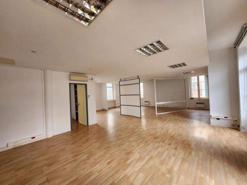 Bureau - 478 m² - 25 pièces