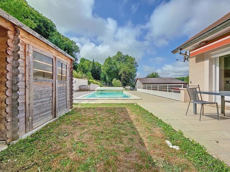 Maison - 140 m² - 5 pièces