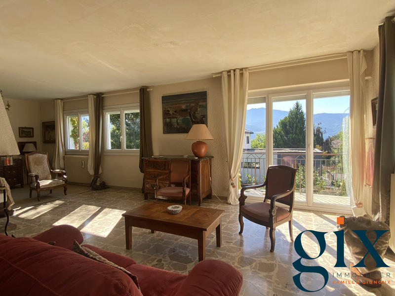 Maison - 162 m² - 9 pièces