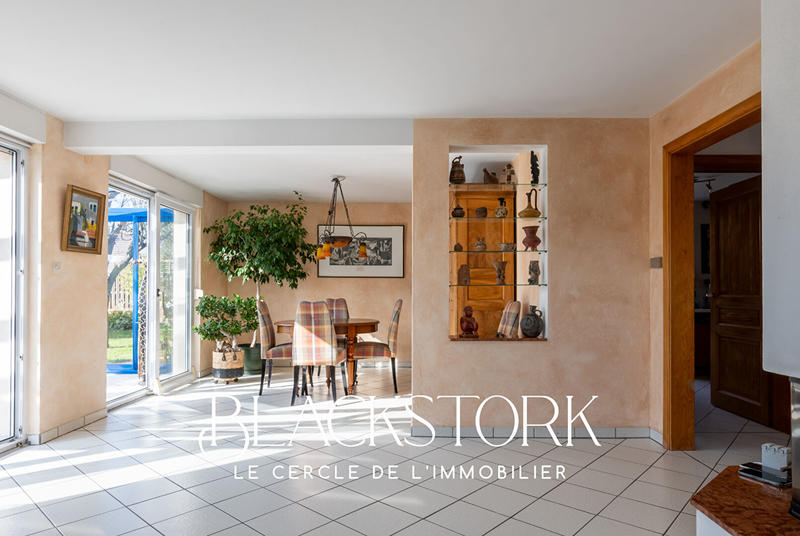 Maison - 202 m² - 6 pièces